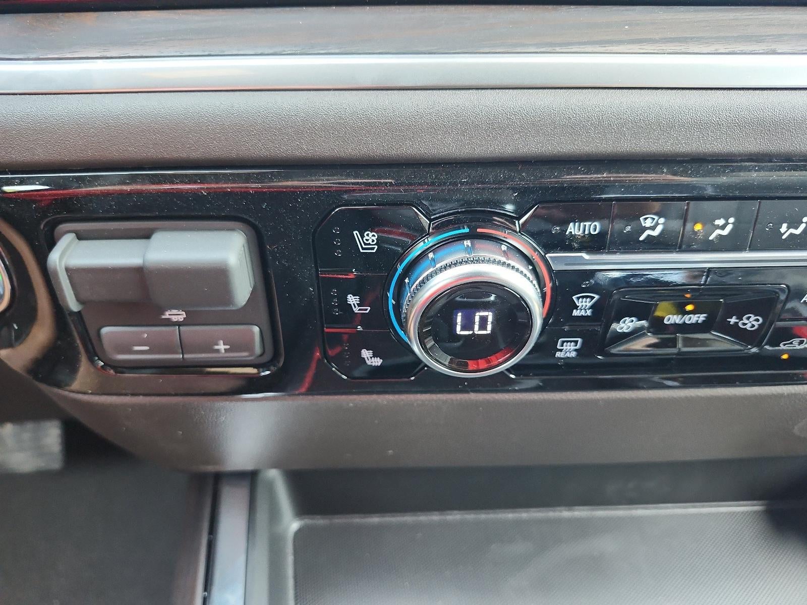 2026 GMC Sierra 1500 SLT - Photo 18