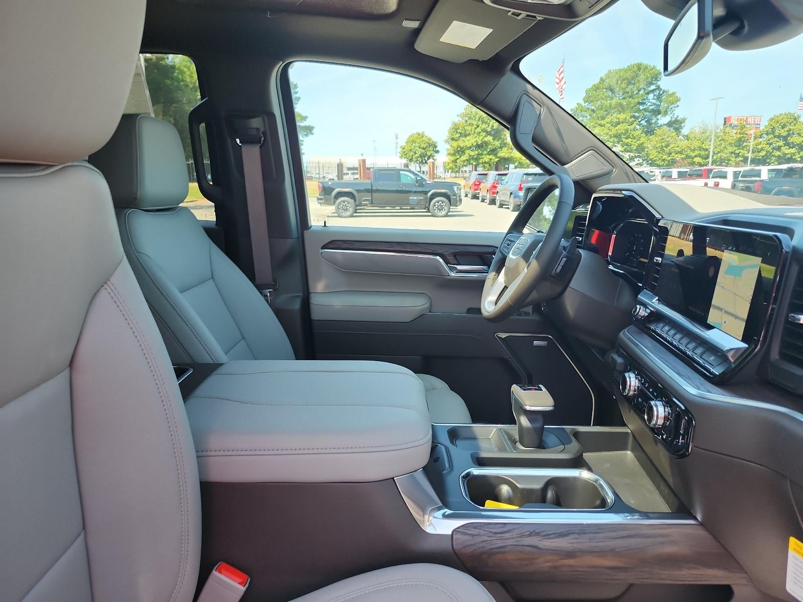 2026 GMC Sierra 1500 SLT - Photo 7