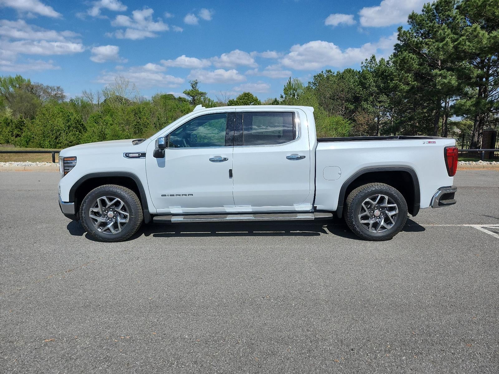 2026 GMC Sierra 1500 Crew Cab Short Box 4-Wheel Drive SLT