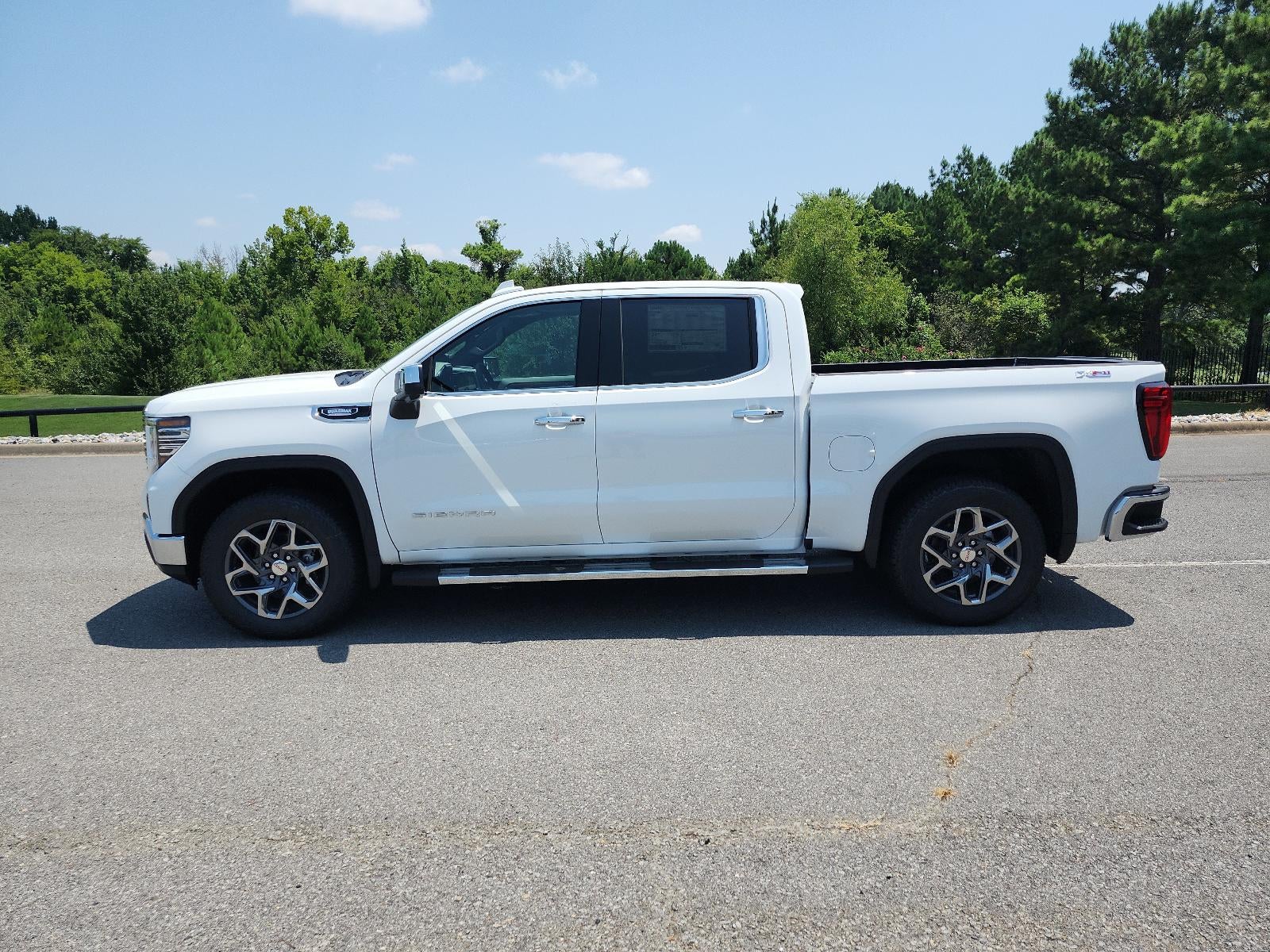 2026 GMC Sierra 1500 Crew Cab Short Box 4-Wheel Drive SLT