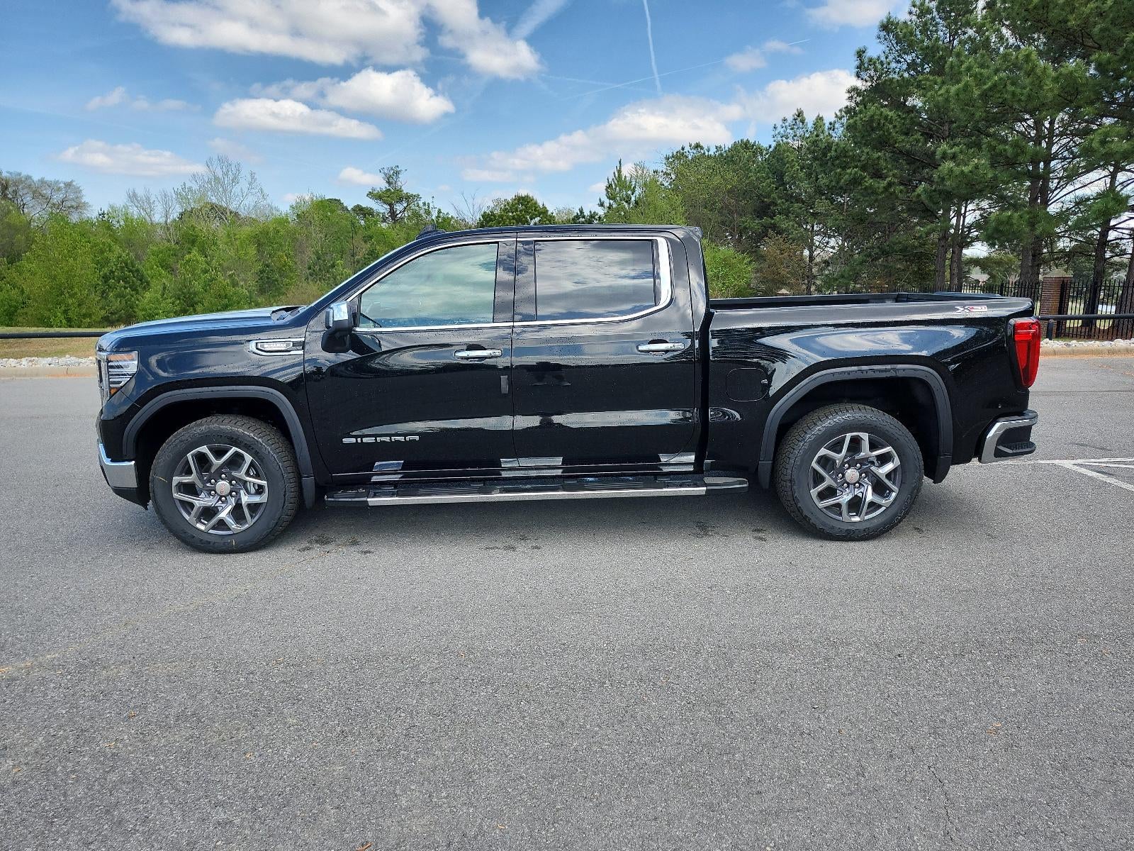 2026 GMC Sierra 1500 Crew Cab Short Box 4-Wheel Drive SLT
