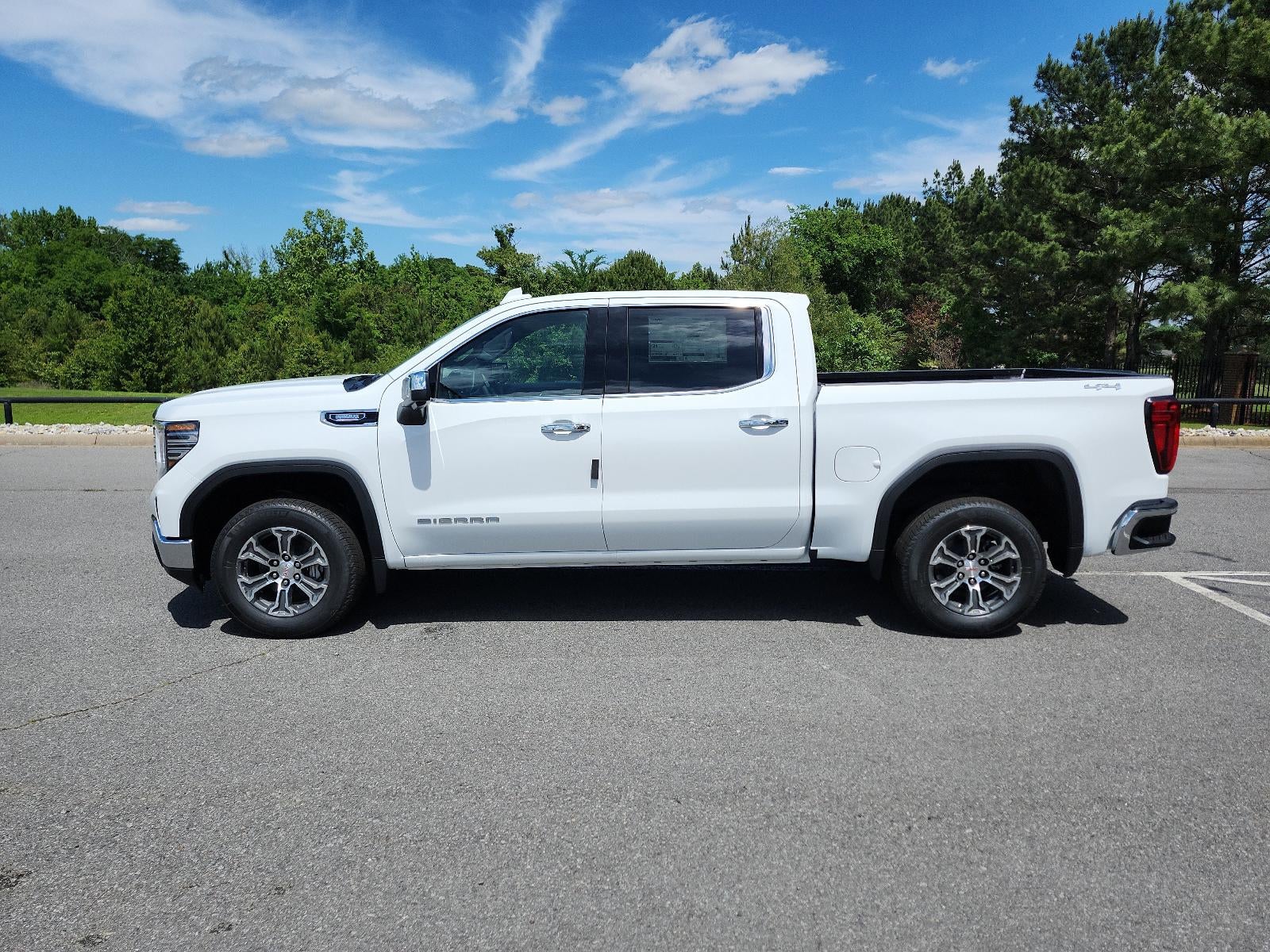 2026 GMC Sierra 1500 Crew Cab Short Box 4-Wheel Drive SLT