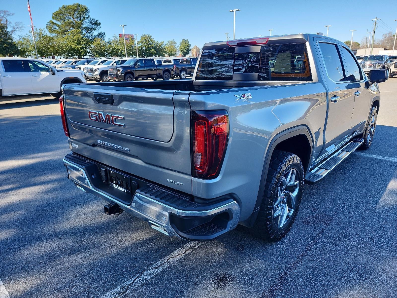 2025 GMC Sierra 1500 SLT