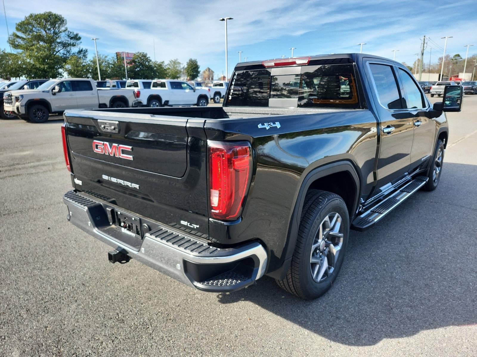 2026 GMC Sierra 1500 Crew Cab Short Box 4-Wheel Drive SLT