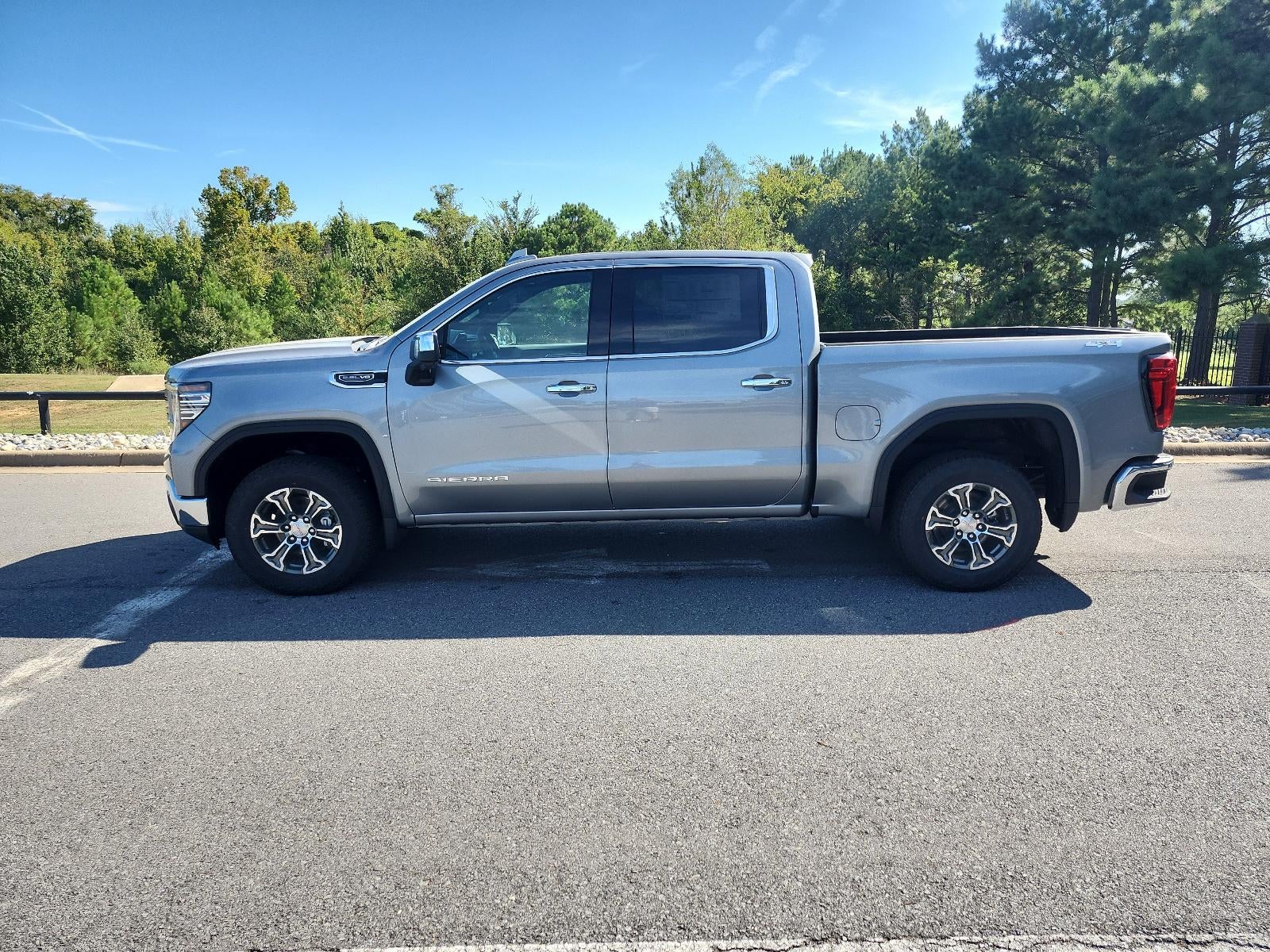 2026 GMC Sierra 1500 Crew Cab Short Box 4-Wheel Drive SLT