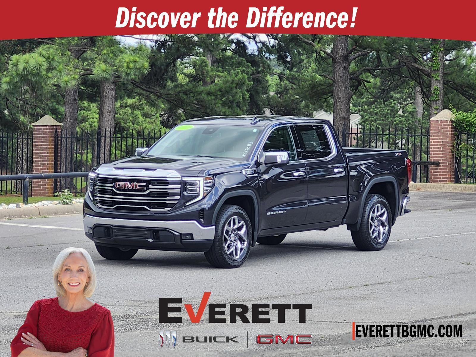 2022 GMC Sierra 4WD Crew Cab Short Box SLT's photo