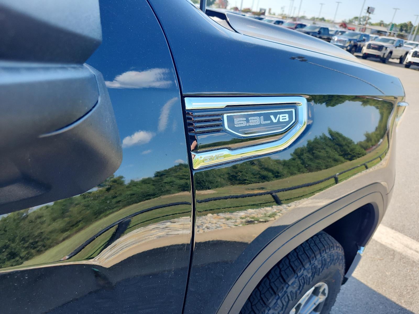 2026 GMC Sierra 1500 SLT - Photo 7
