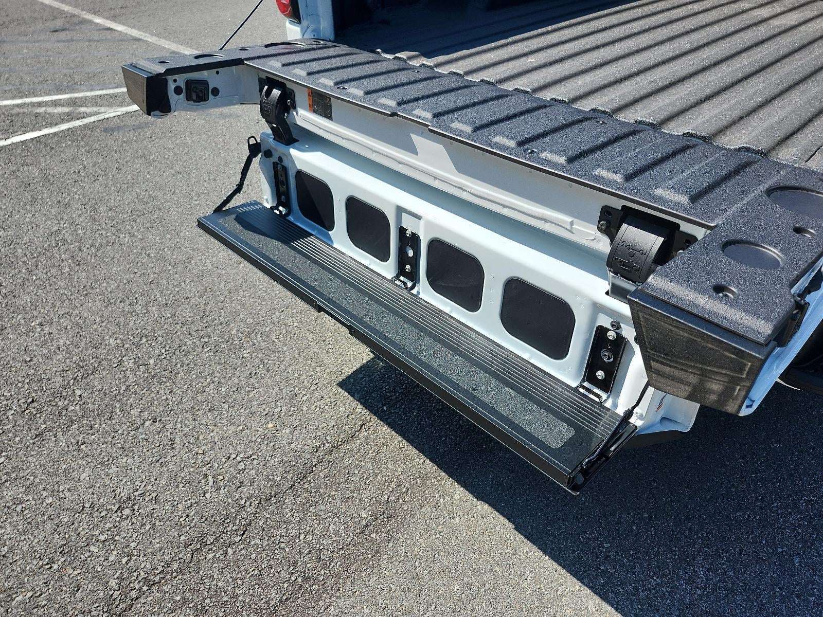 2026 GMC Sierra 1500 SLT - Photo 10