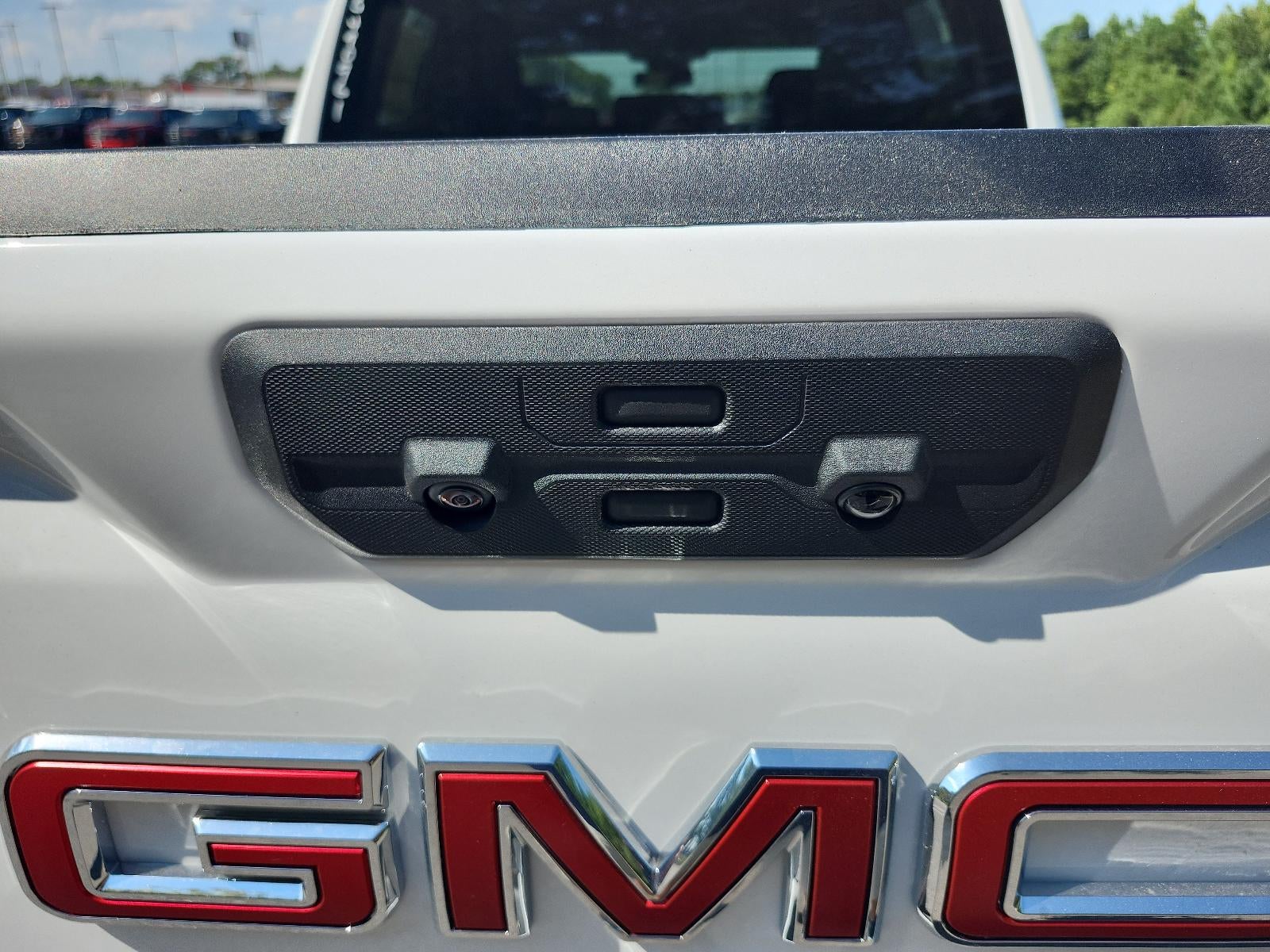 2026 GMC Sierra 1500 SLT - Photo 9