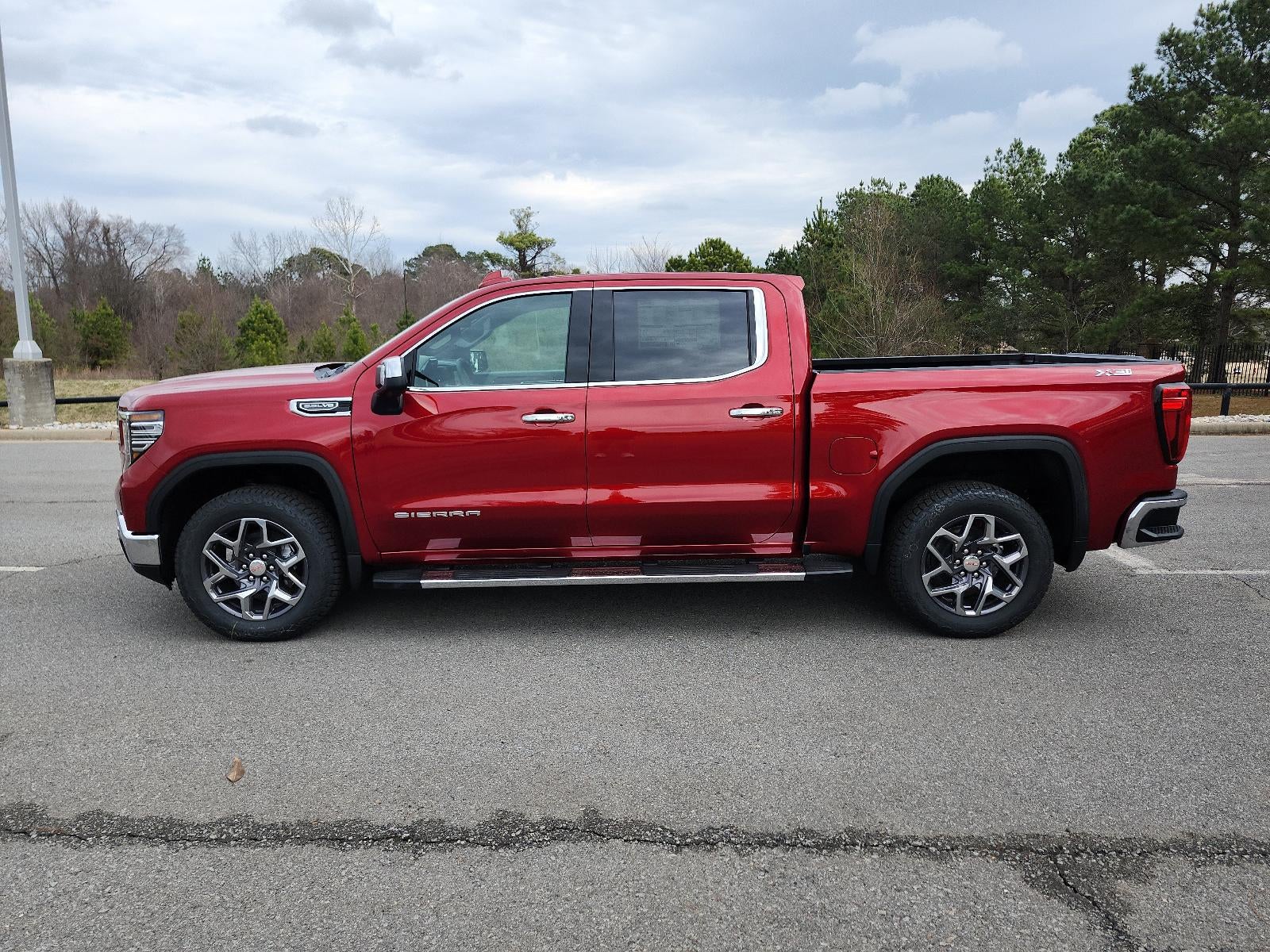 2026 GMC Sierra 1500 Crew Cab Short Box 4-Wheel Drive SLT