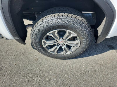 2026 GMC Sierra 1500 Crew Cab Short Box 4-Wheel Drive SLT