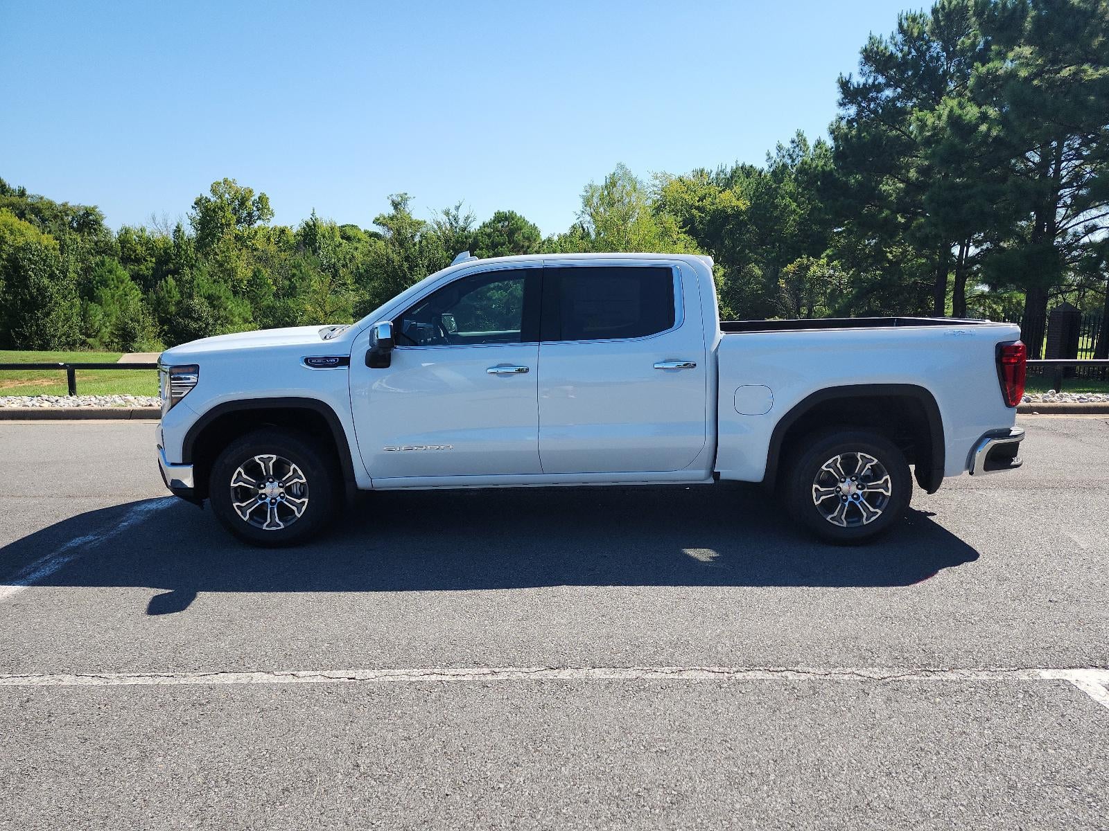 2026 GMC Sierra 1500 Crew Cab Short Box 4-Wheel Drive SLT