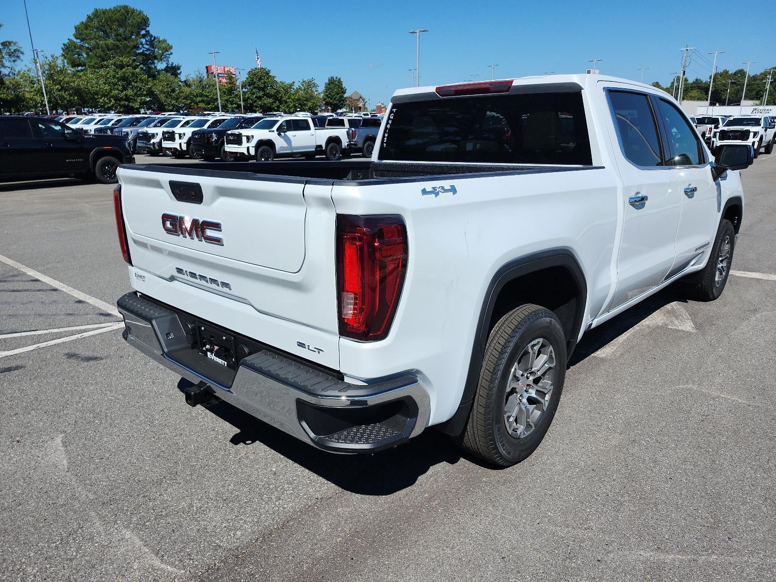 2026 GMC Sierra 1500 Crew Cab Short Box 4-Wheel Drive SLT