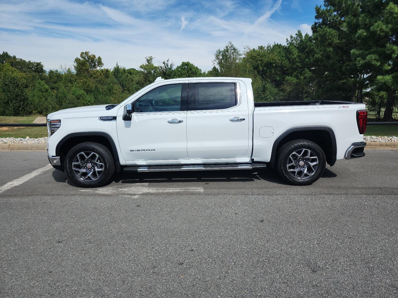 2026 GMC Sierra 1500 Crew Cab Short Box 4-Wheel Drive SLT