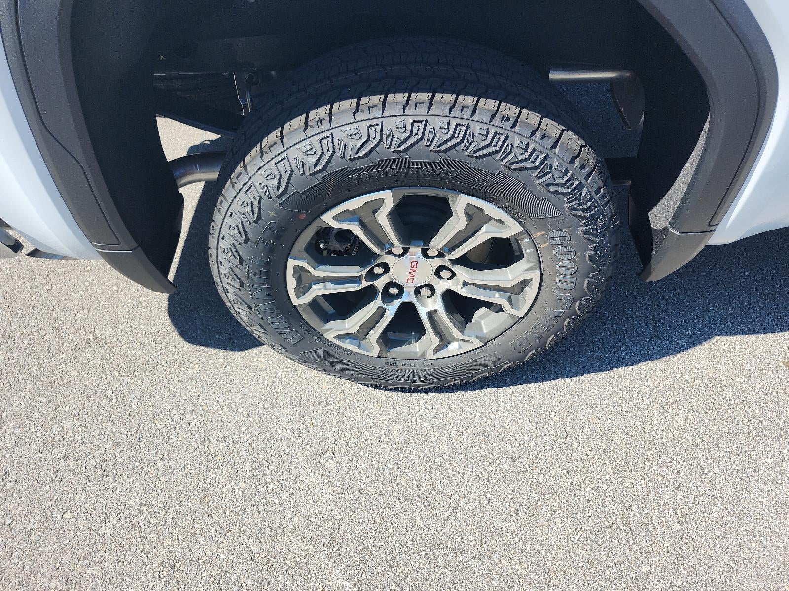 2026 GMC Sierra 1500 SLT - Photo 6