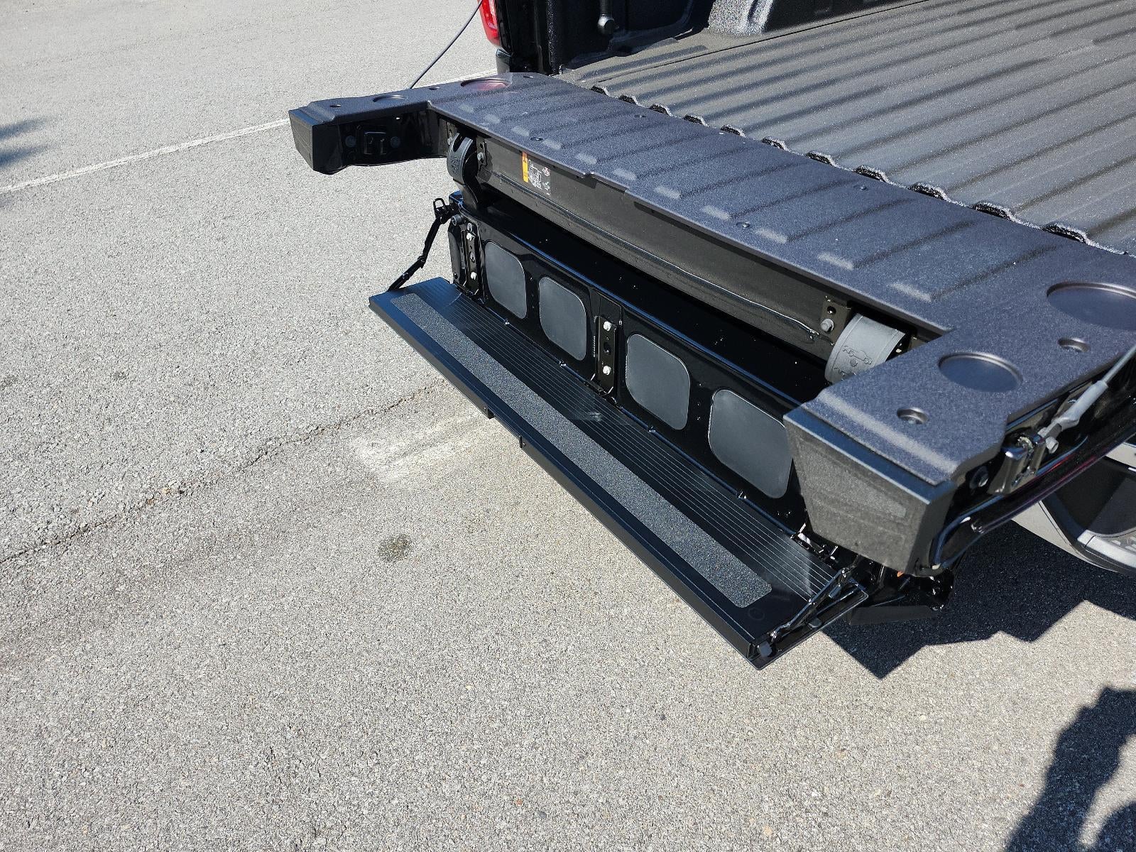 2026 GMC Sierra 1500 SLT - Photo 10