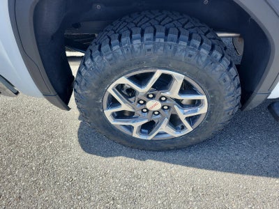 2026 GMC Sierra 1500 Crew Cab Short Box 4-Wheel Drive SLT