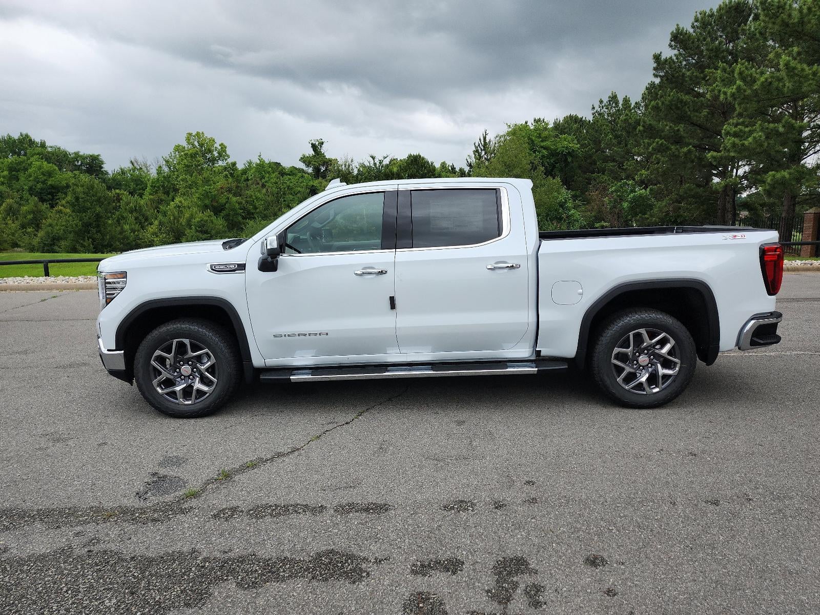 2026 GMC Sierra 1500 Crew Cab Short Box 4-Wheel Drive SLT