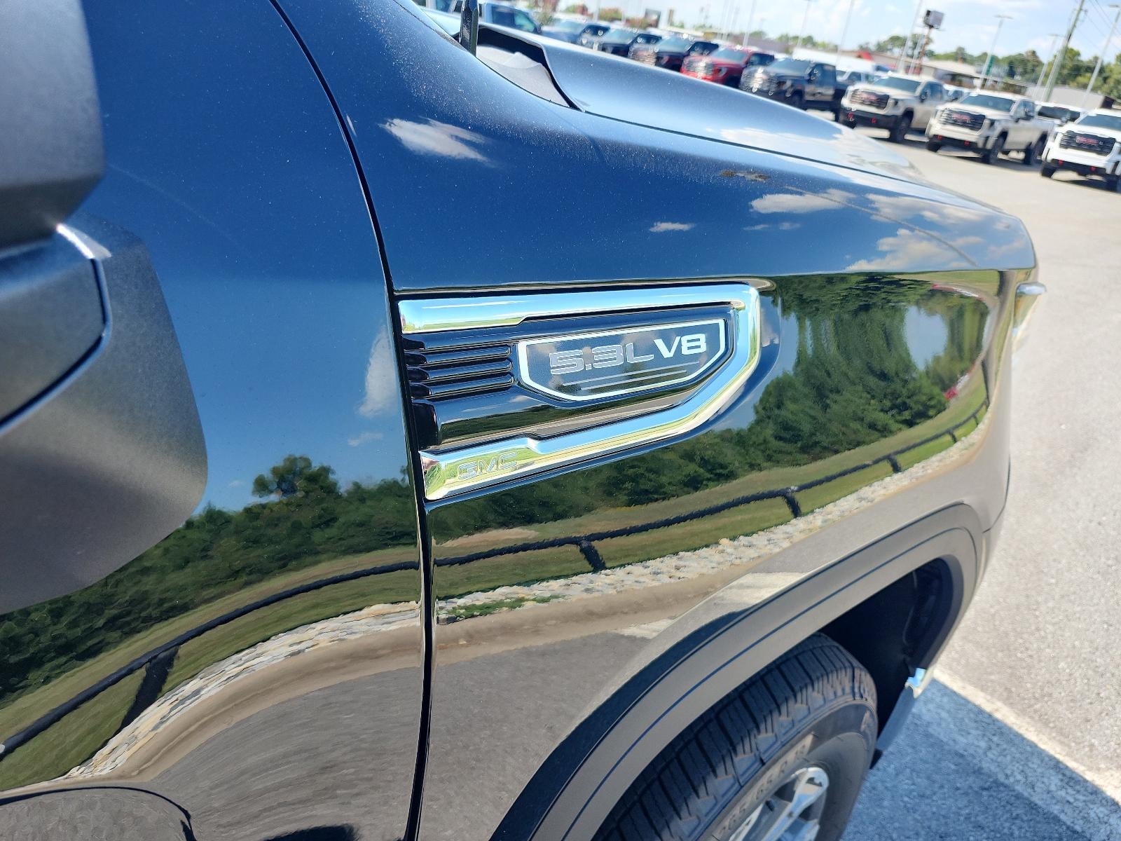 2026 GMC Sierra 1500 SLT - Photo 7