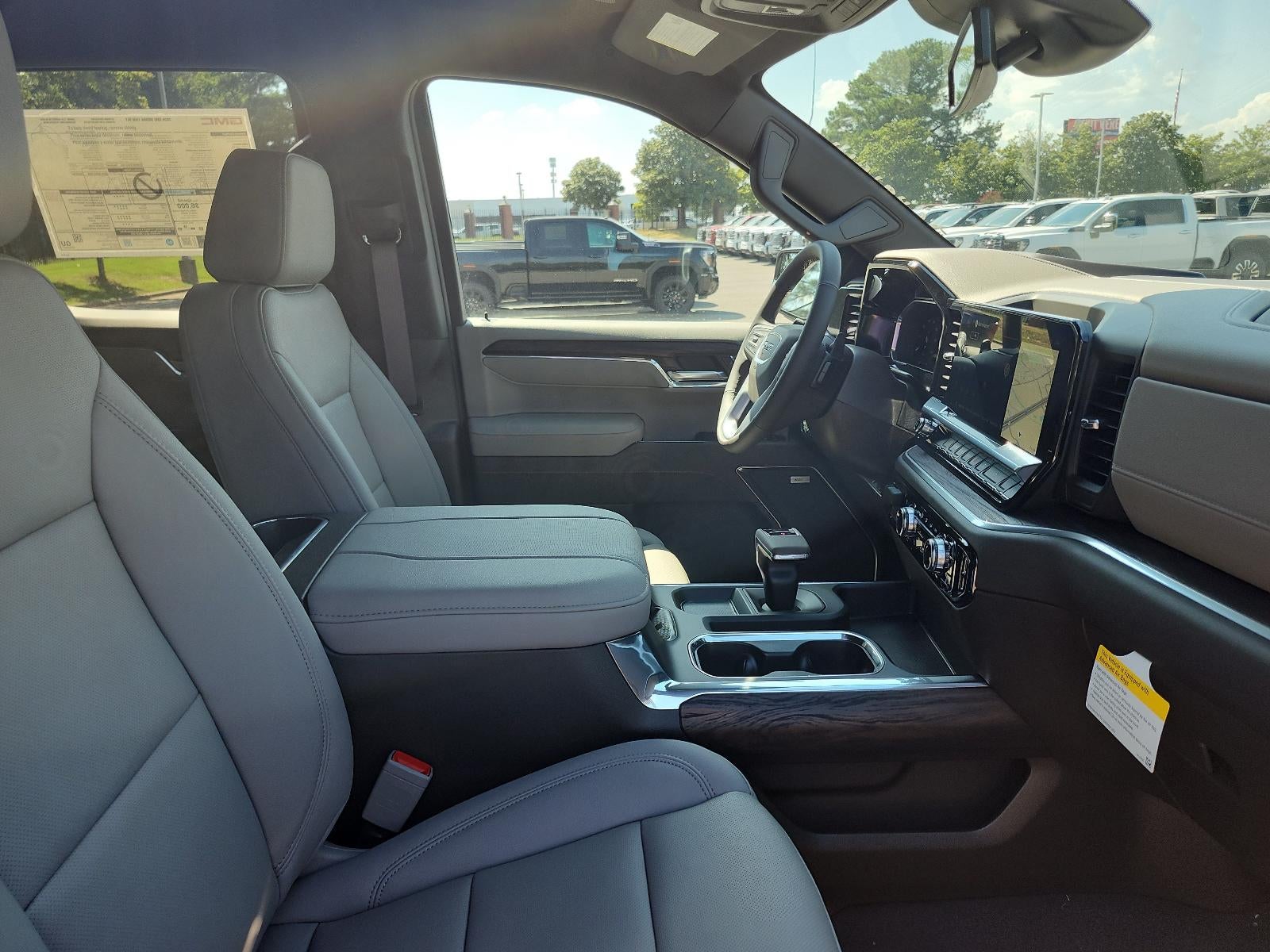 2026 GMC Sierra 1500 SLT - Photo 8