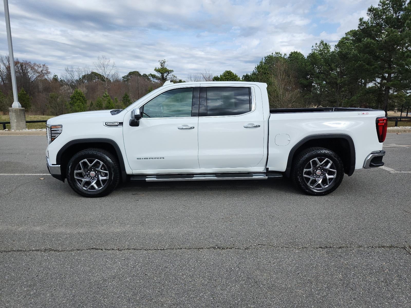 2024 GMC Sierra 1500 SLT