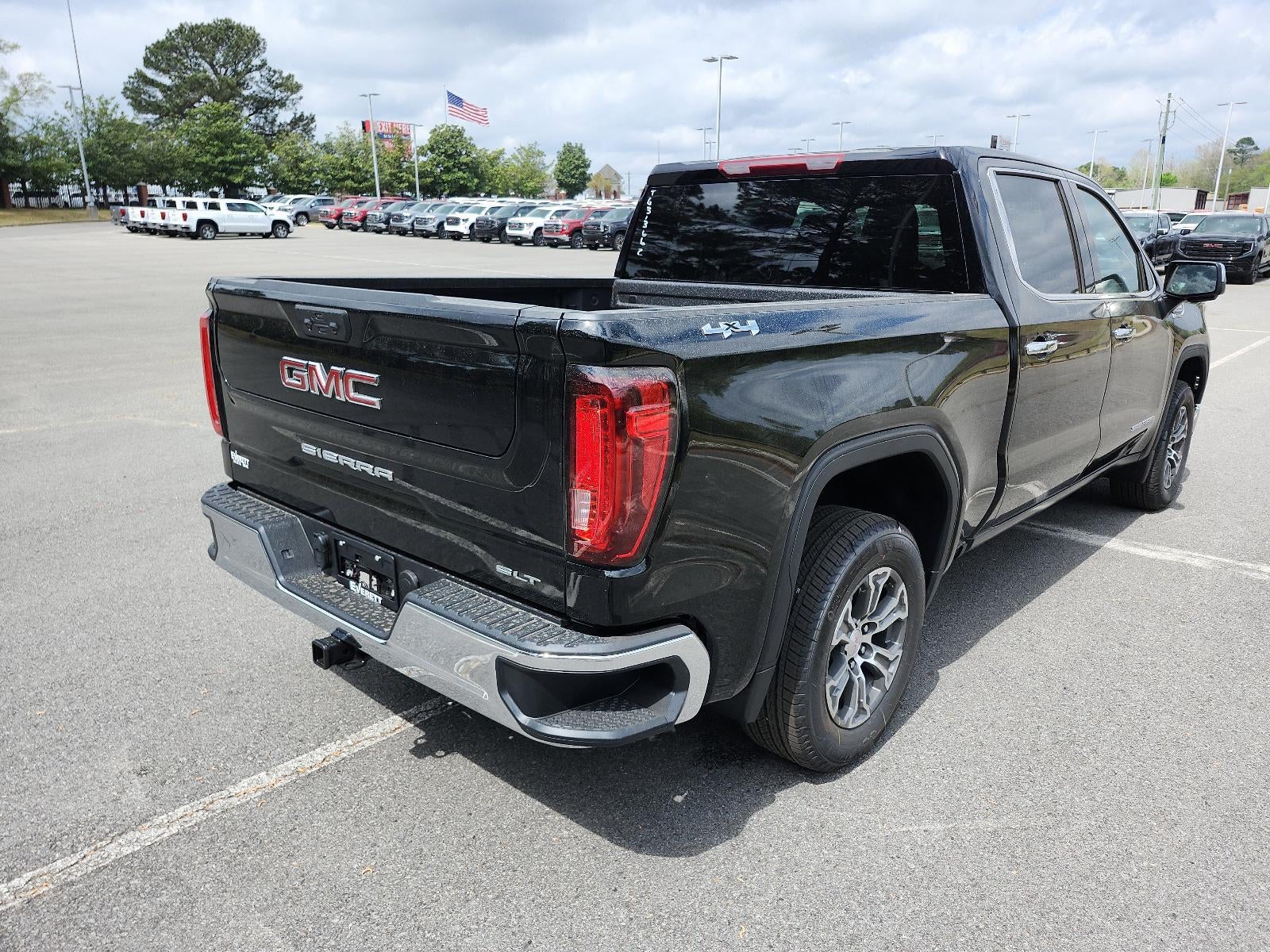 2026 GMC Sierra 1500 Crew Cab Short Box 4-Wheel Drive SLT