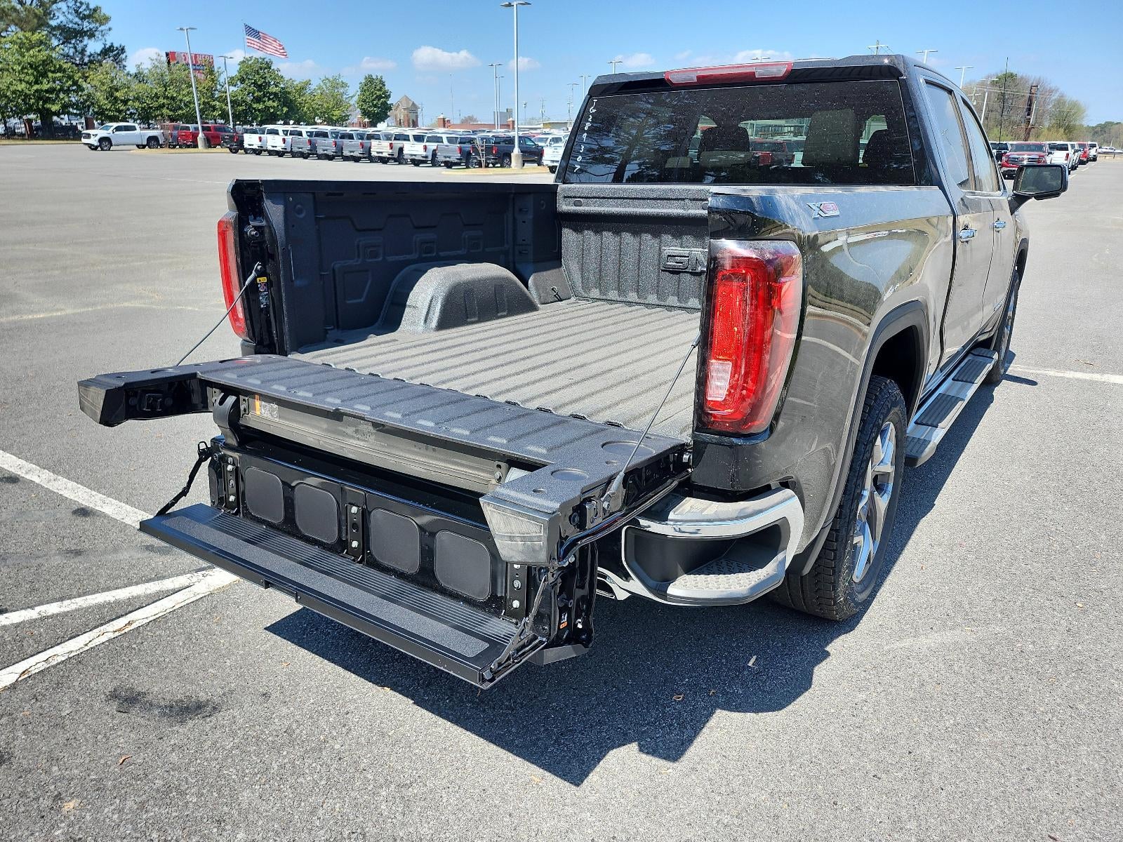 2026 GMC Sierra 1500 Crew Cab Short Box 4-Wheel Drive SLT