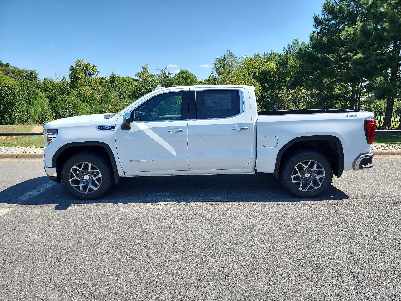 2026 GMC Sierra 1500 Crew Cab Short Box 4-Wheel Drive SLT