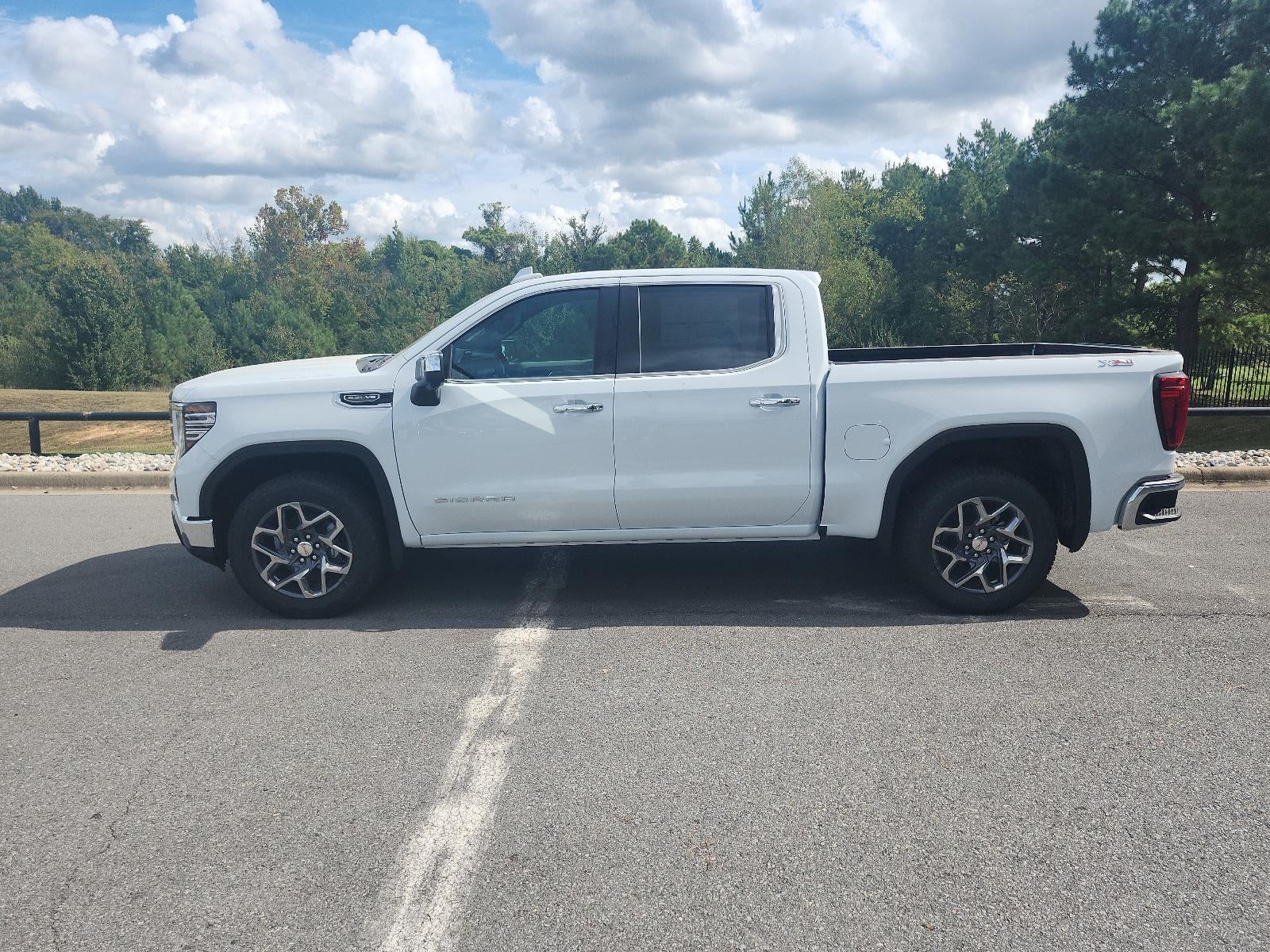 2026 GMC Sierra 1500 Crew Cab Short Box 4-Wheel Drive SLT