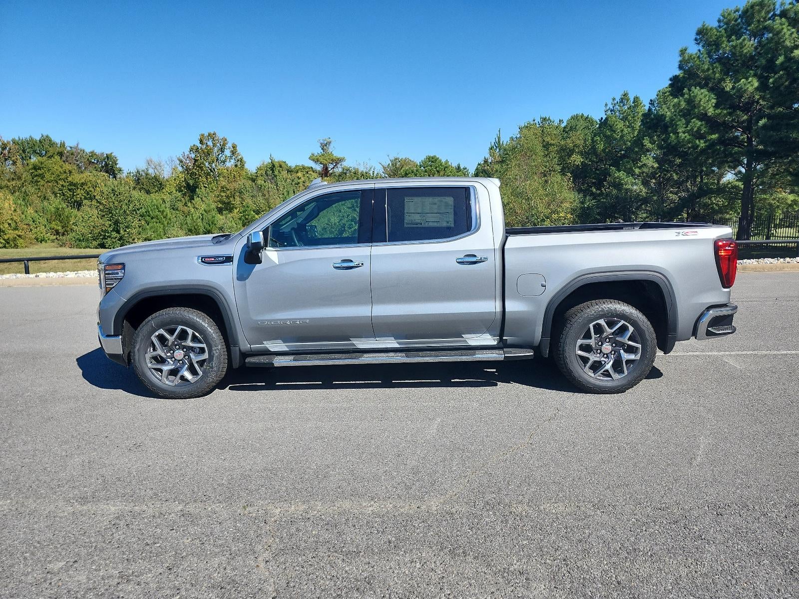 2026 GMC Sierra 1500 Crew Cab Short Box 4-Wheel Drive SLT