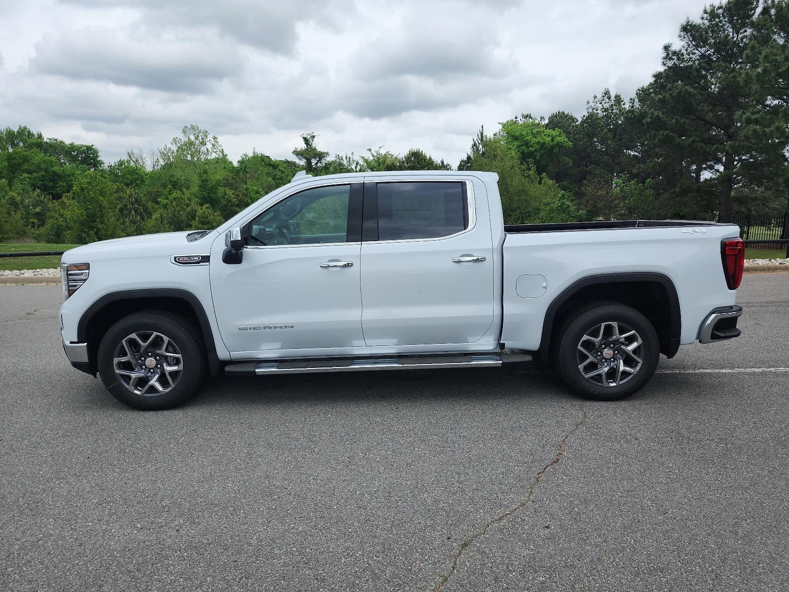 2026 GMC Sierra 1500 Crew Cab Short Box 4-Wheel Drive SLT