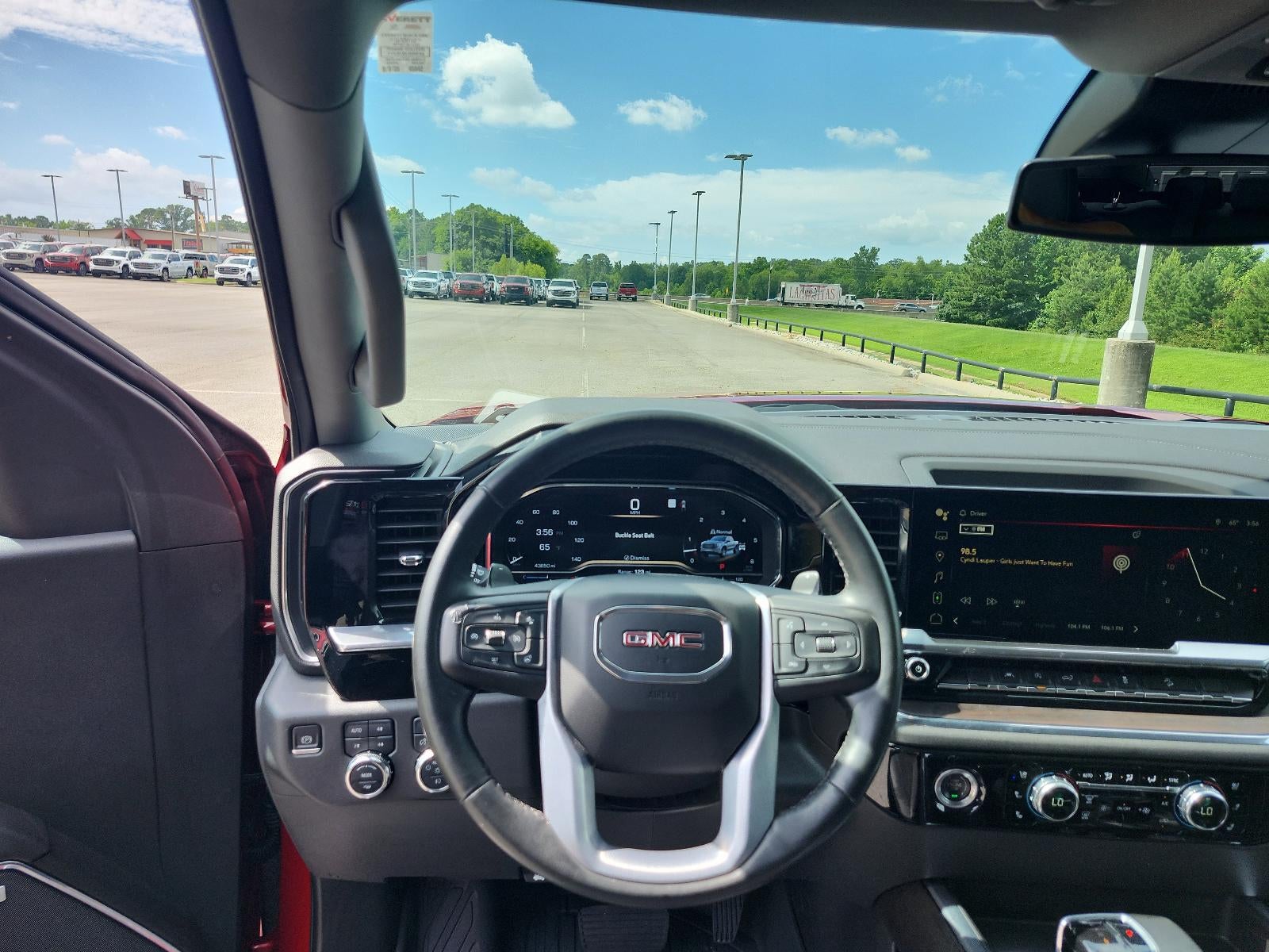 2023 GMC Sierra 1500 SLT - Photo 14