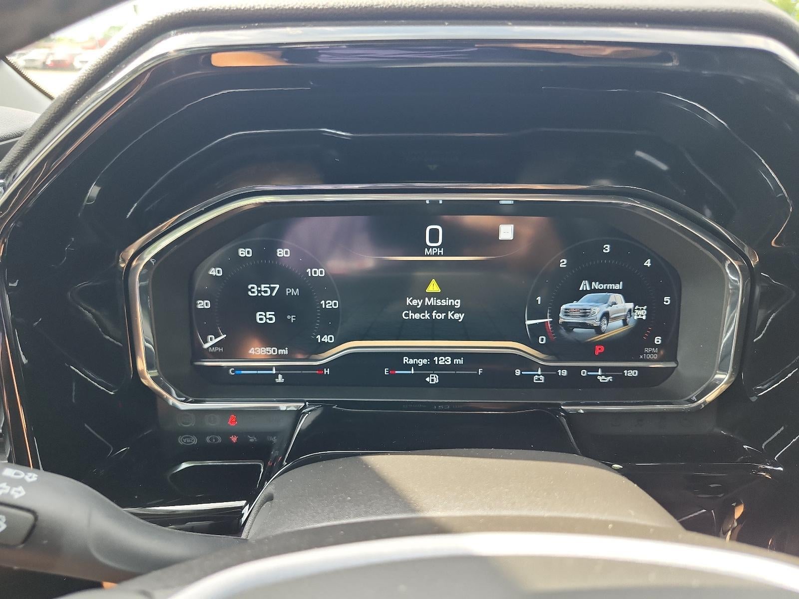 2023 GMC Sierra 1500 SLT - Photo 22