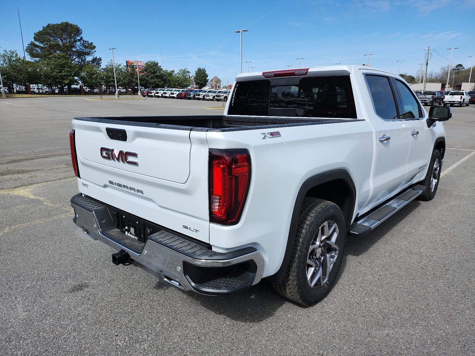 2026 GMC Sierra 1500 Crew Cab Short Box 4-Wheel Drive SLT