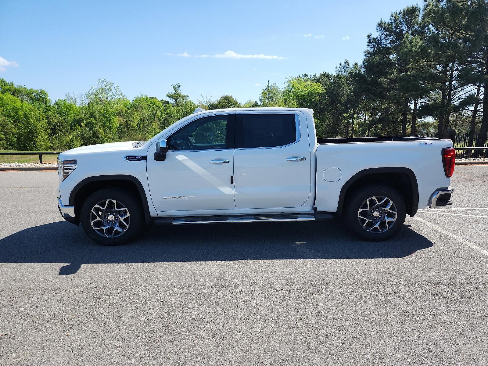 2026 GMC Sierra 1500 Crew Cab Short Box 4-Wheel Drive SLT