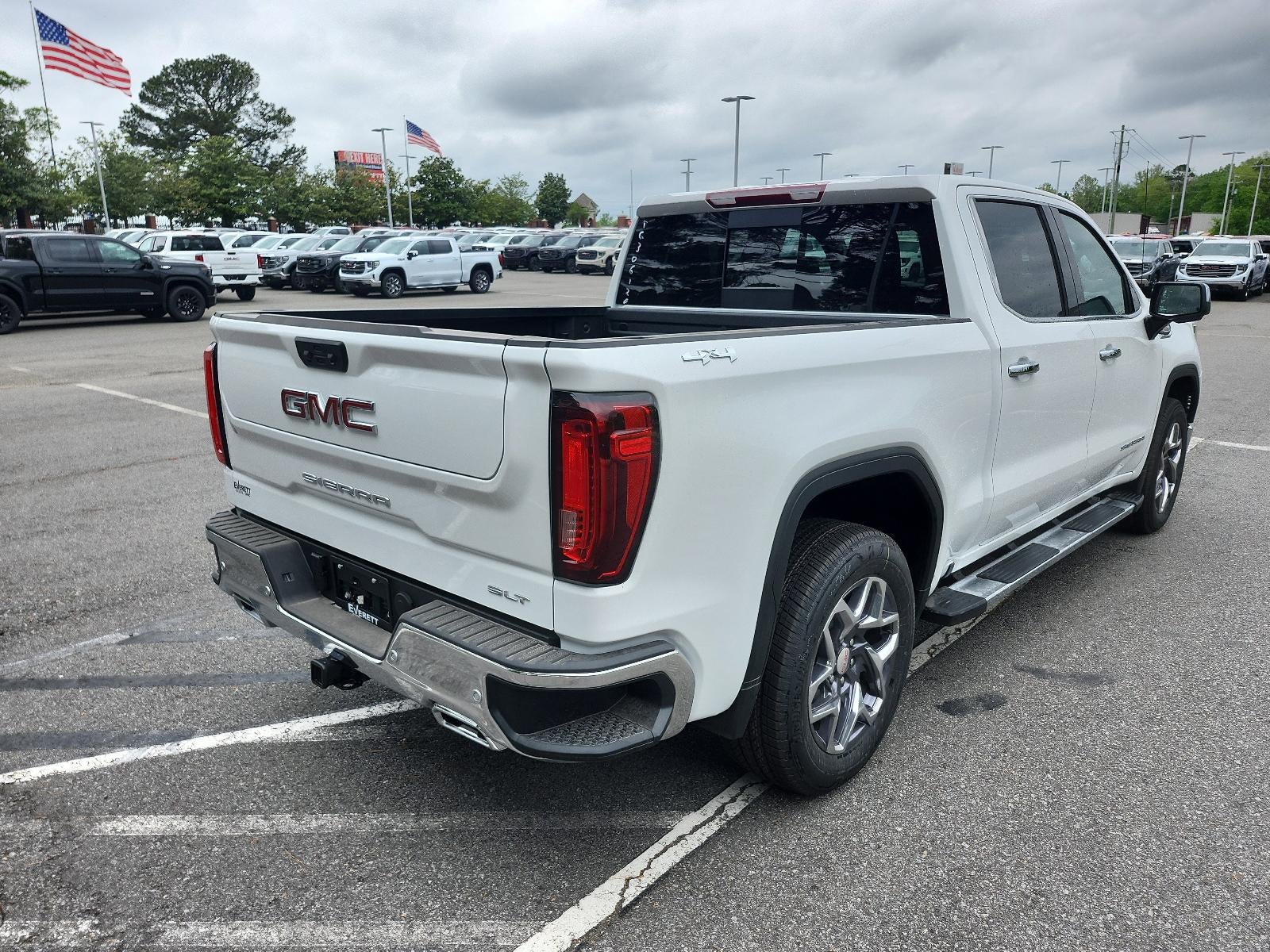 2026 GMC Sierra 1500 Crew Cab Short Box 4-Wheel Drive SLT