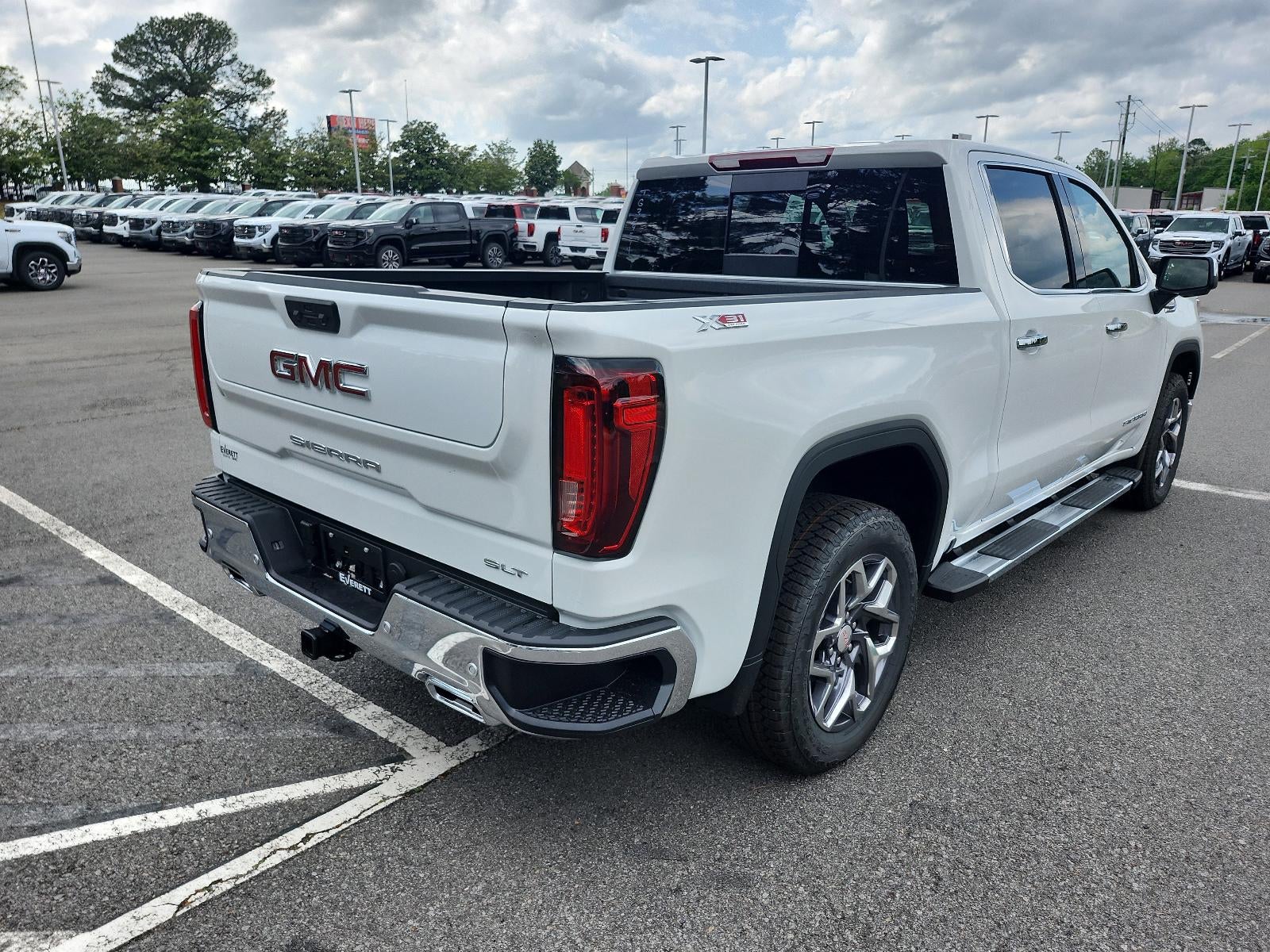 2026 GMC Sierra 1500 Crew Cab Short Box 4-Wheel Drive SLT