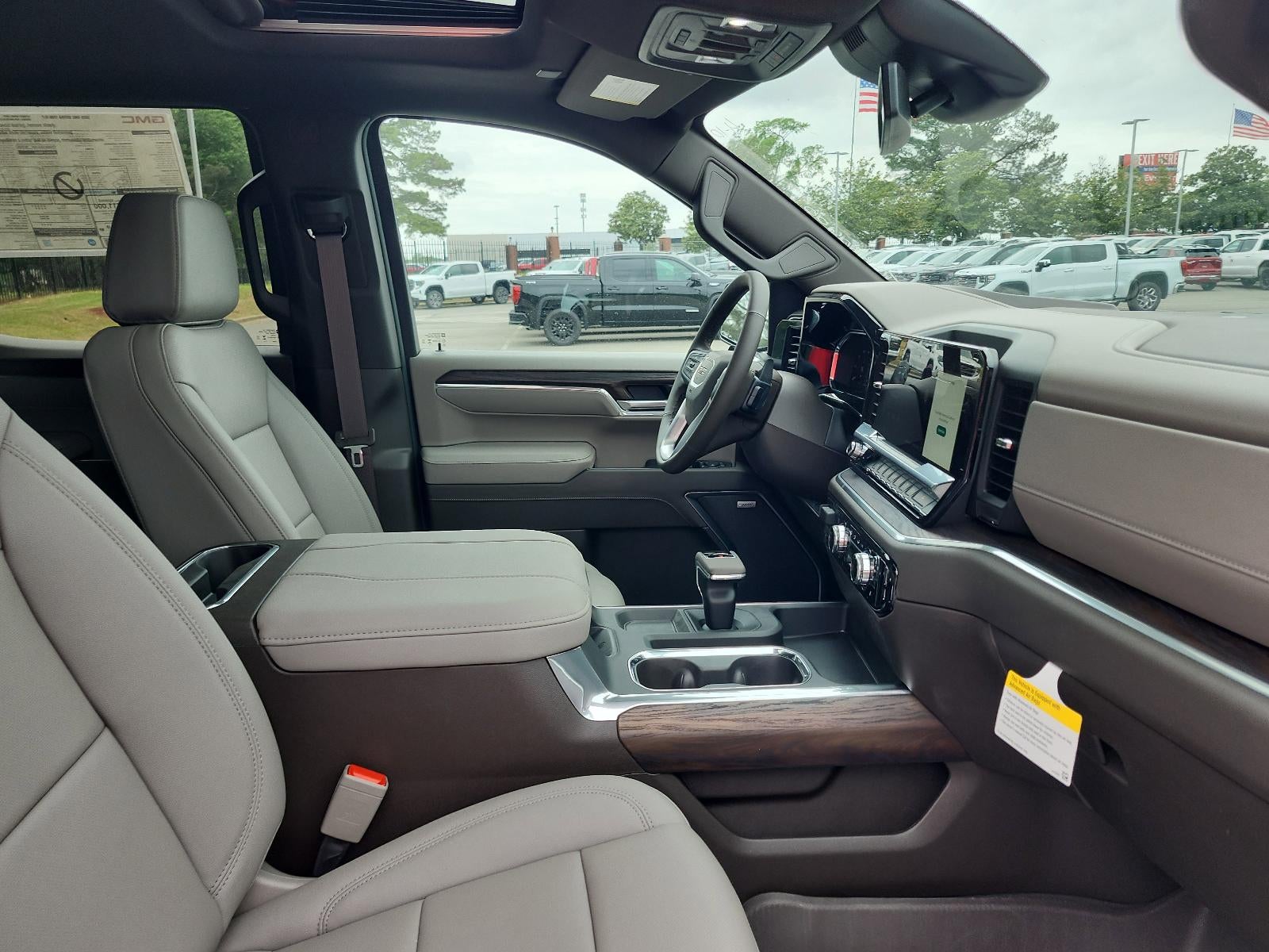 2026 GMC Sierra 1500 SLT - Photo 8