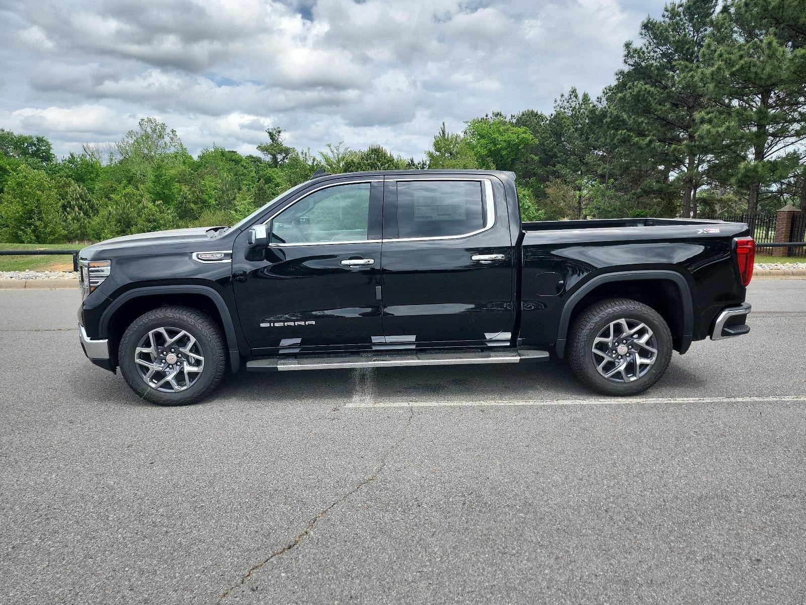 2026 GMC Sierra 1500 Crew Cab Short Box 4-Wheel Drive SLT