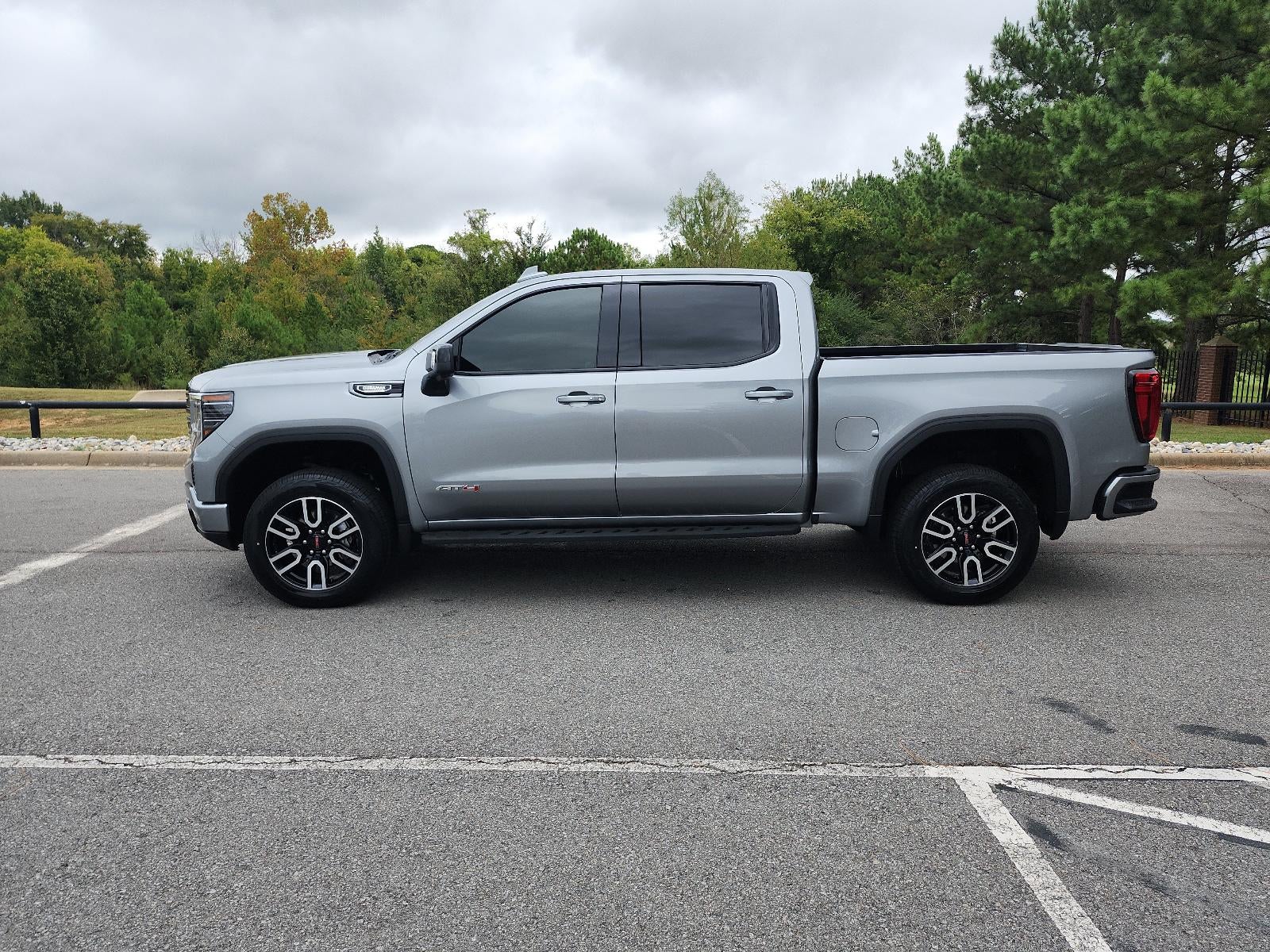Used 2025 GMC Sierra 1500 AT4 with VIN 3GTUUEE85SG392179 for sale in Little Rock