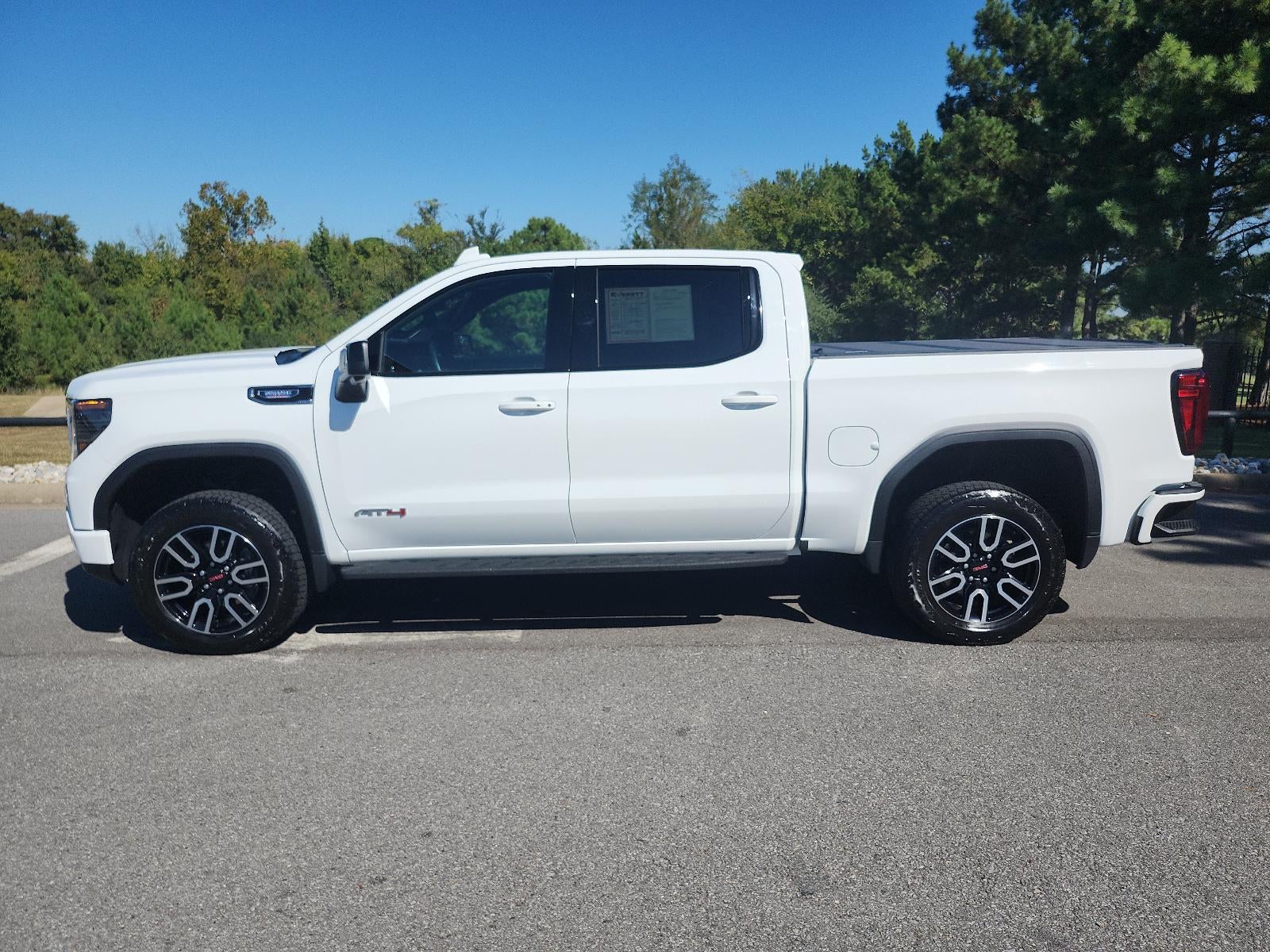 Used 2025 GMC Sierra 1500 AT4 with VIN 3GTUUEE88SG391835 for sale in Little Rock