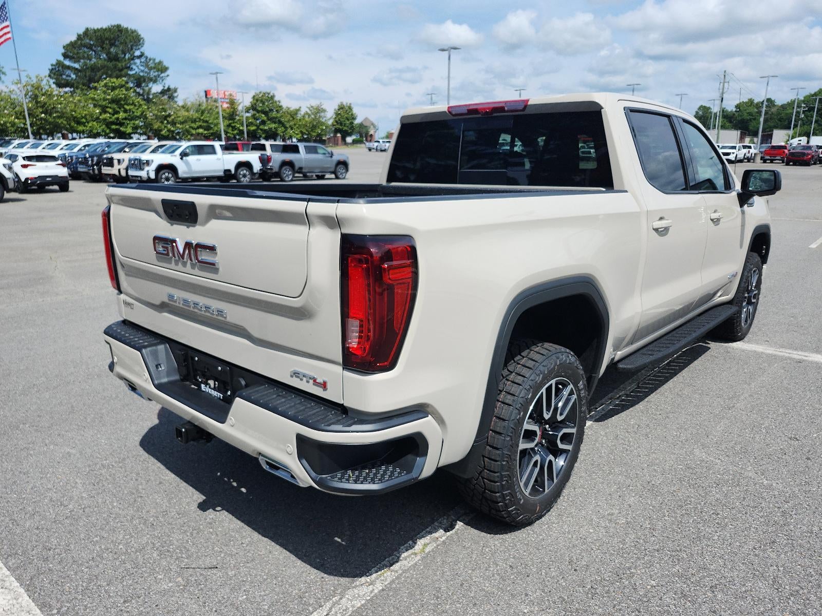 2026 GMC Sierra 1500 Crew Cab Short Box 4-Wheel Drive AT4