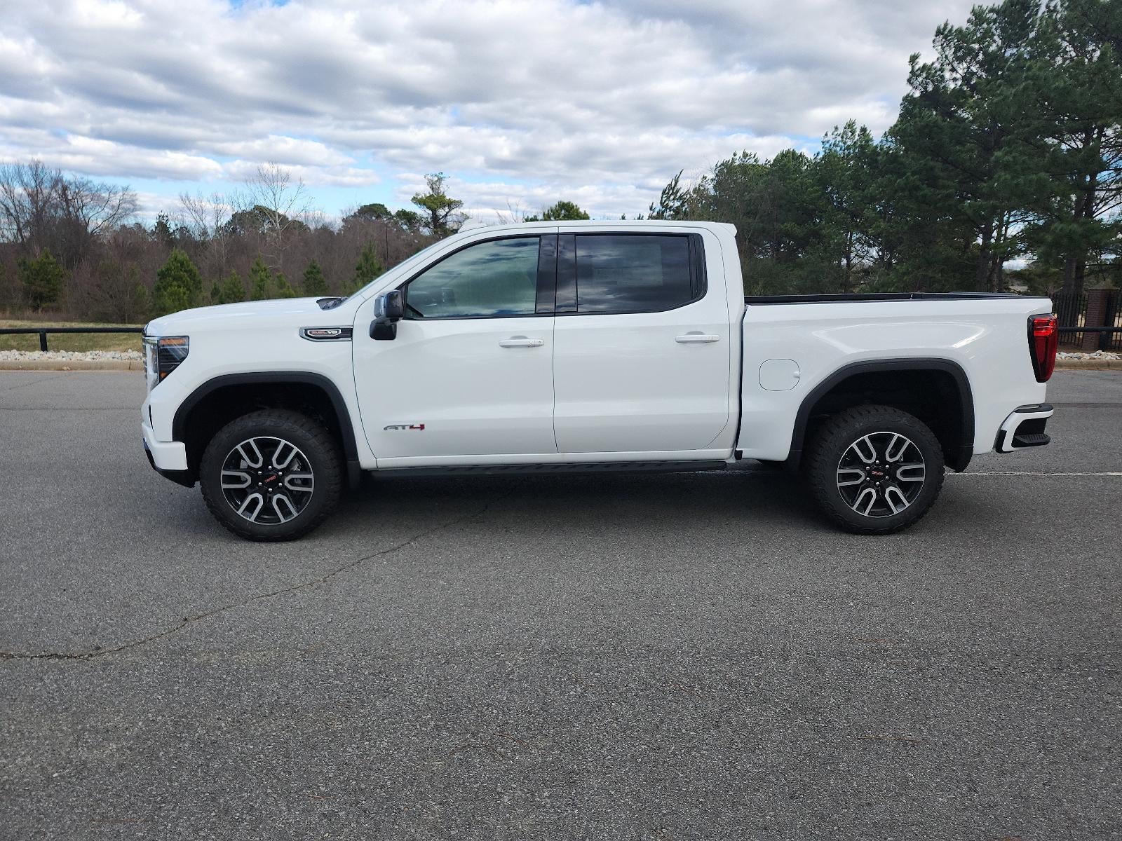 2026 GMC Sierra 1500 Crew Cab Short Box 4-Wheel Drive AT4