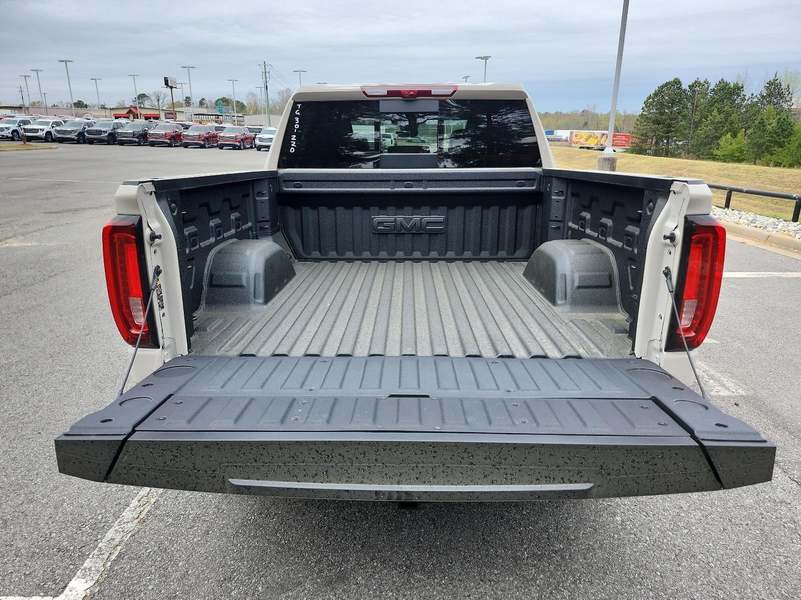 2026 GMC Sierra 1500 Crew Cab Short Box 4-Wheel Drive AT4