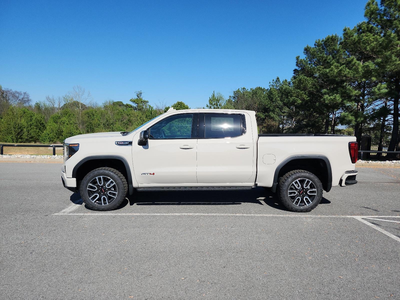 2026 GMC Sierra 1500 Crew Cab Short Box 4-Wheel Drive AT4