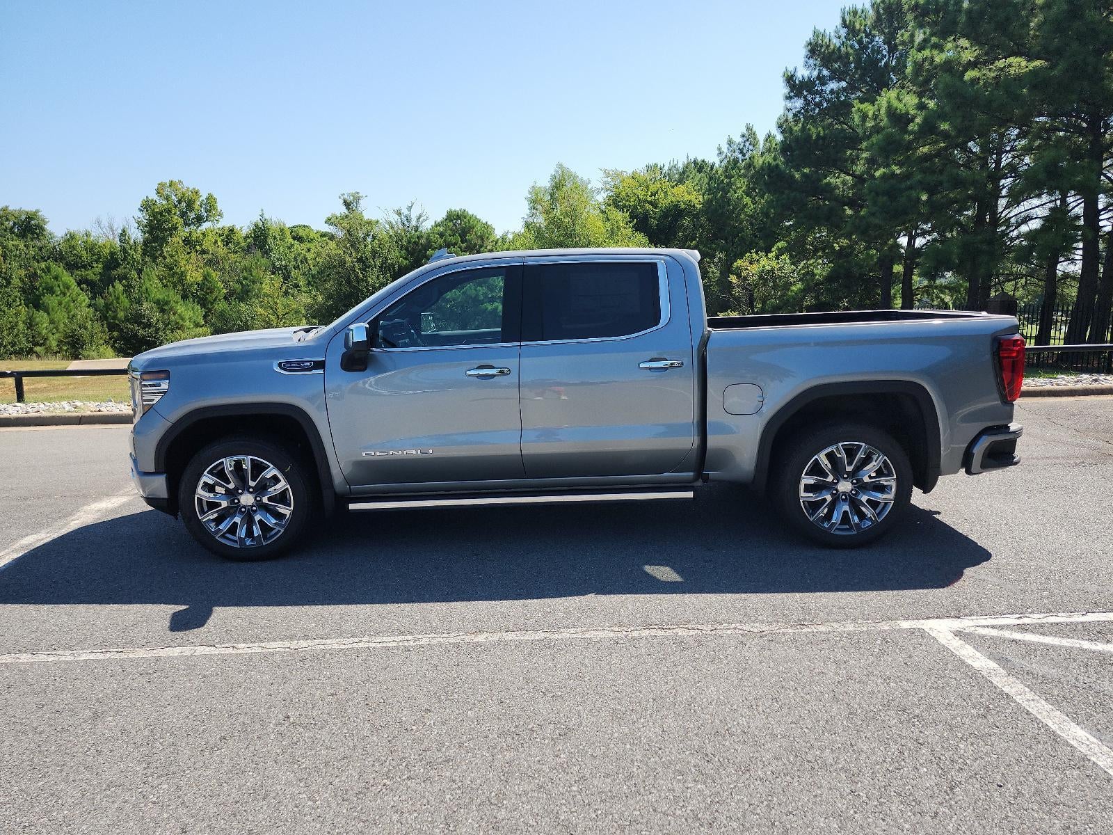 2026 GMC Sierra 1500 Denali - Photo 2