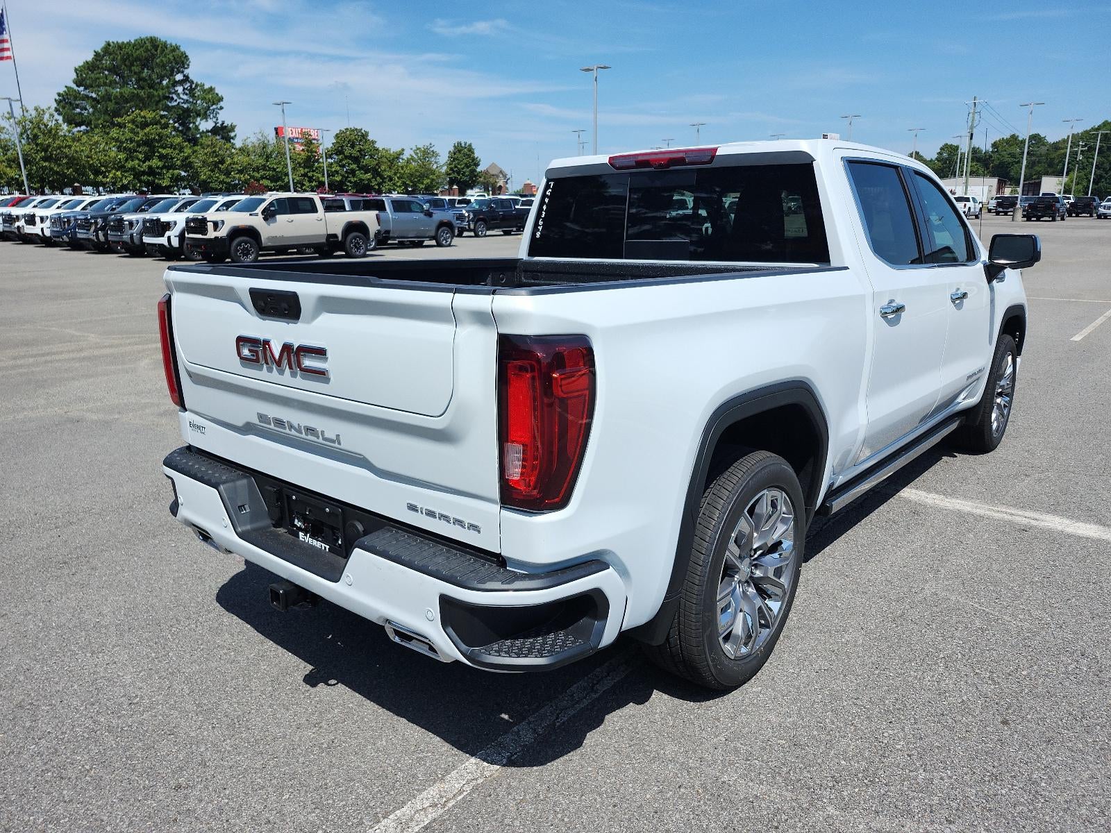 2026 GMC Sierra 1500 Denali - Photo 3