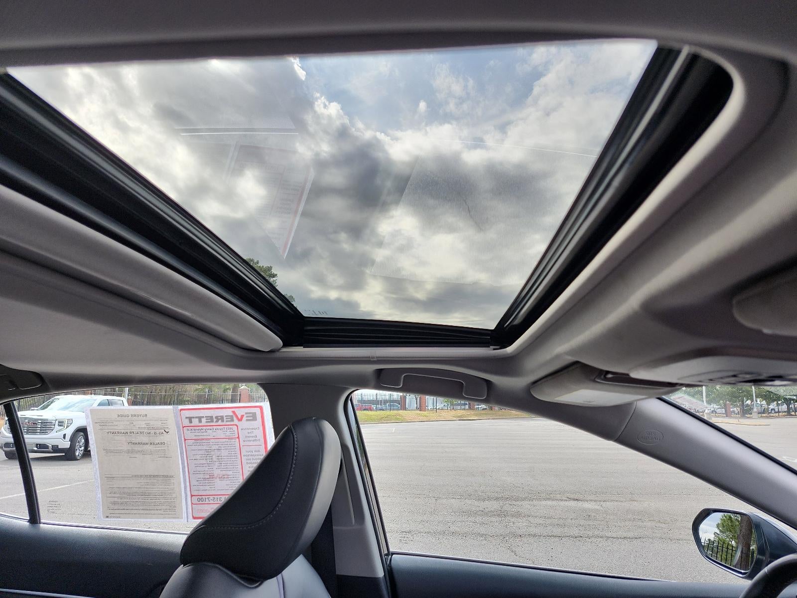 2023 Toyota Camry Hybrid XLE