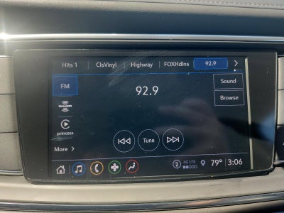 2022 Buick Enclave Essence