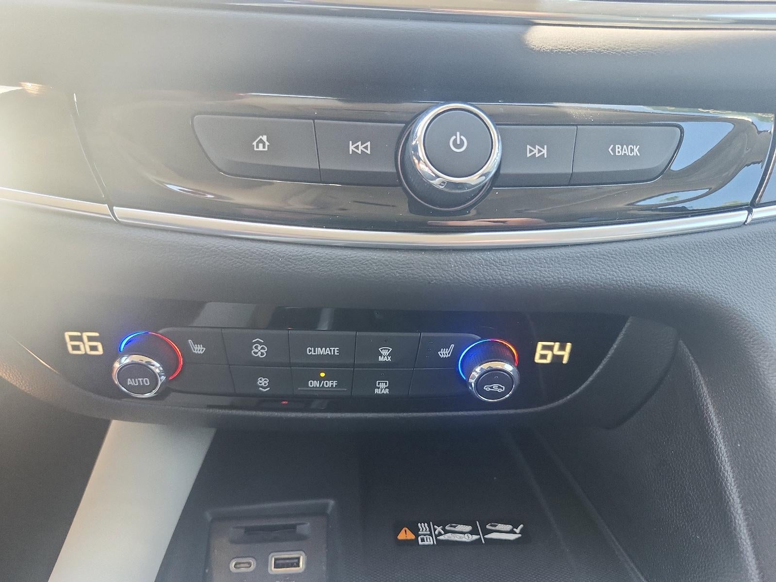 2022 Buick Enclave Essence